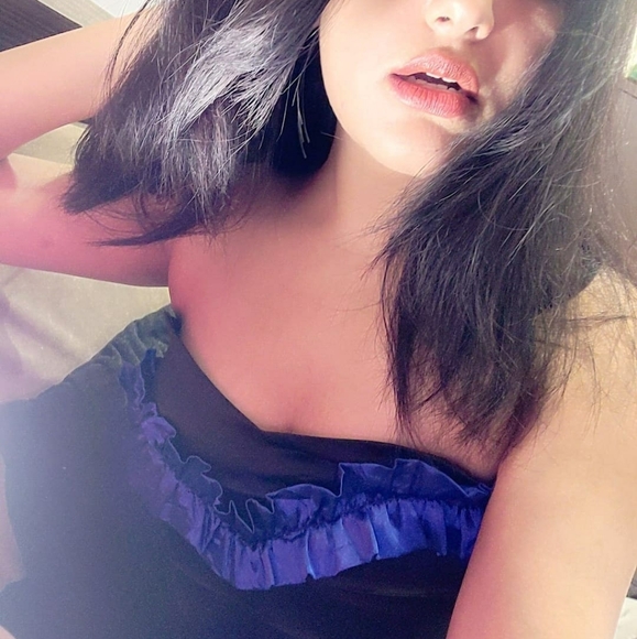 Black corset top with blue frill detailing - Picture 3 of 4